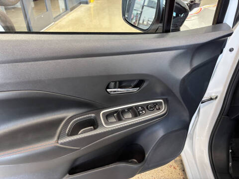 2025 Nissan Versa SR