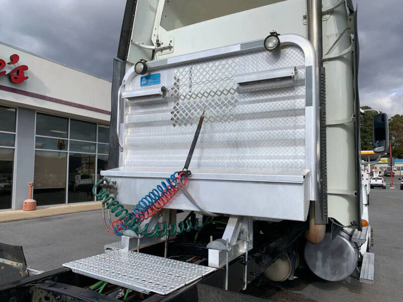 2010 Freightliner Columbia 120