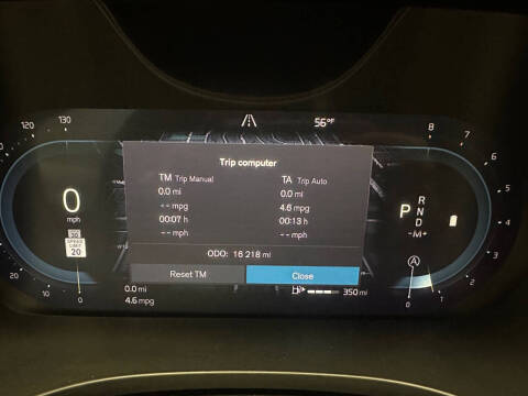 2022 Volvo XC60 B6 R-Design