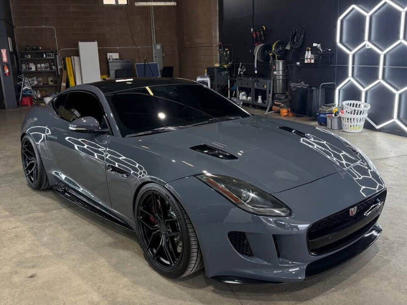 2016 Jaguar F-TYPE R