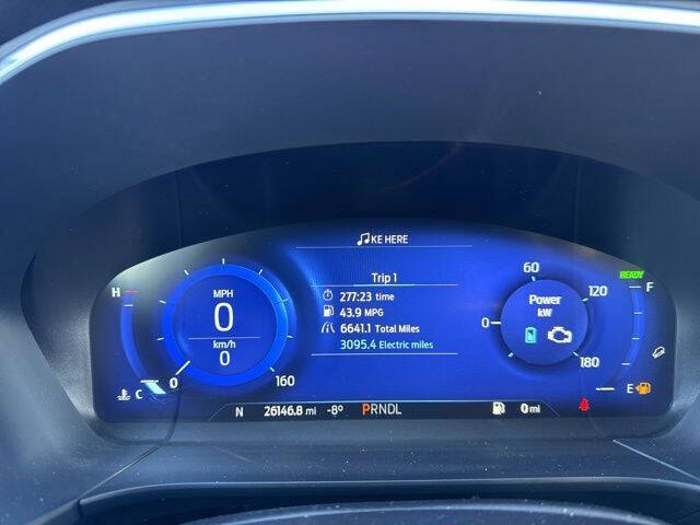 2022 Ford Escape Hybrid Titanium