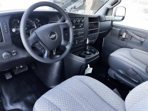 2025 Chevrolet Express 2500