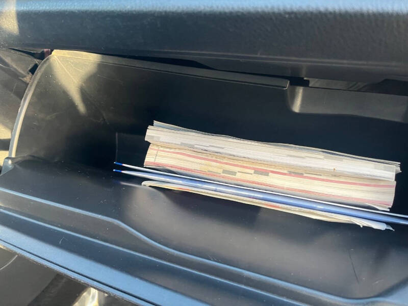 2017 Toyota Yaris 5-Door LE