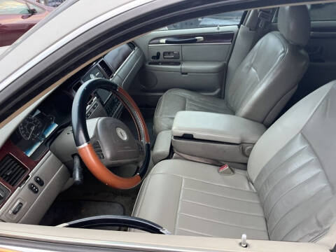 2003 Lincoln Town Car Executive