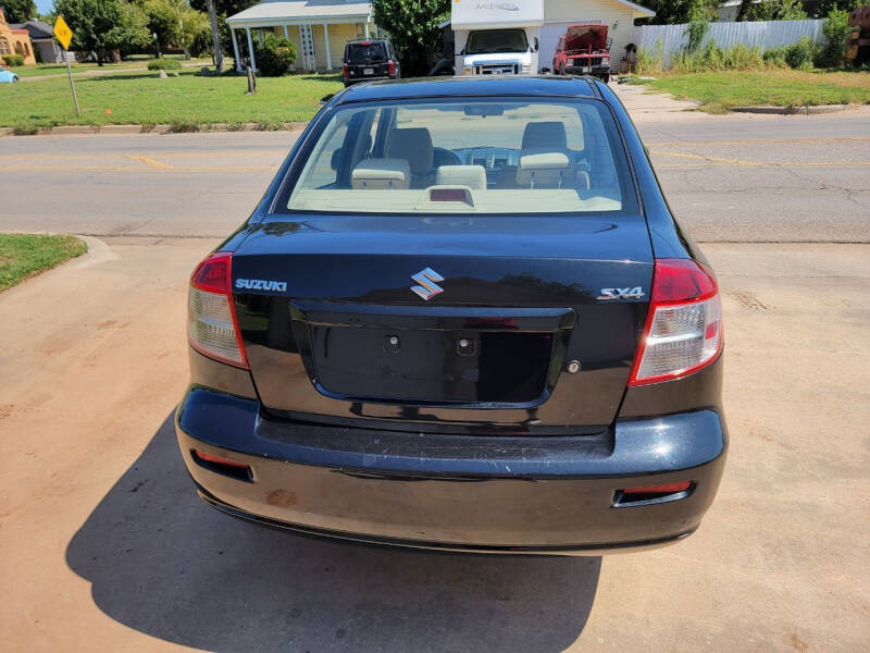 2011 Suzuki SX4 LE Anniversary Edition