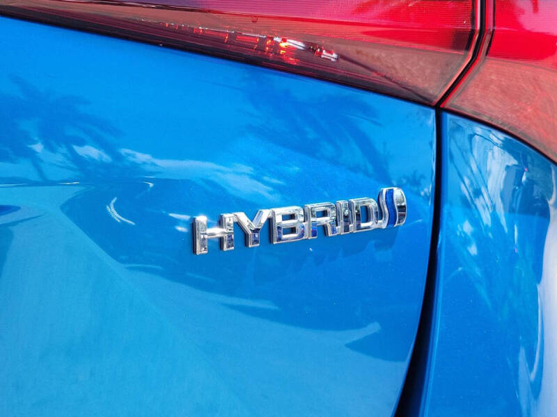 2022 Toyota Prius LE