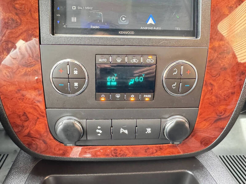 2011 Chevrolet Avalanche LT