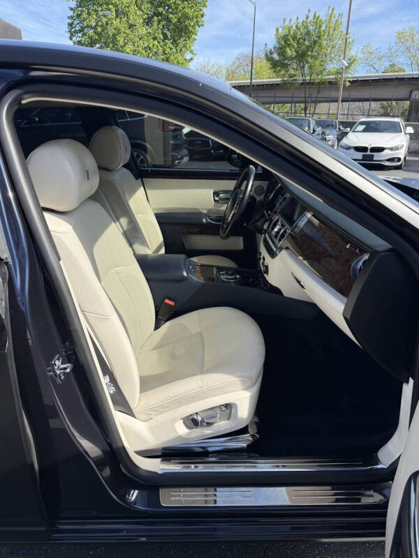 2012 Rolls-Royce Ghost