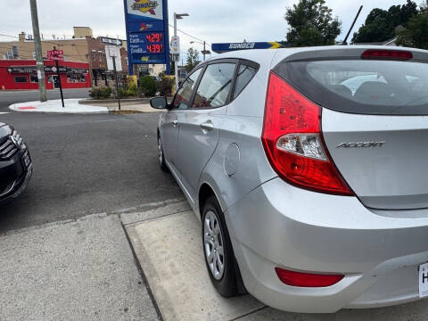 2012 Hyundai Accent GS