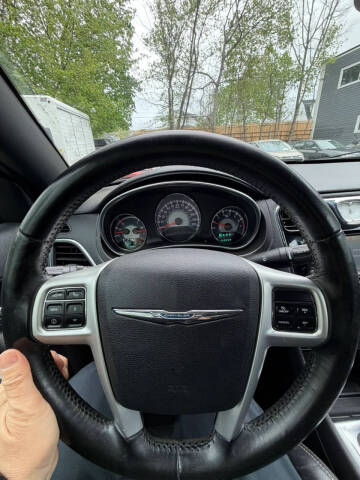 2011 Chrysler 200 Limited