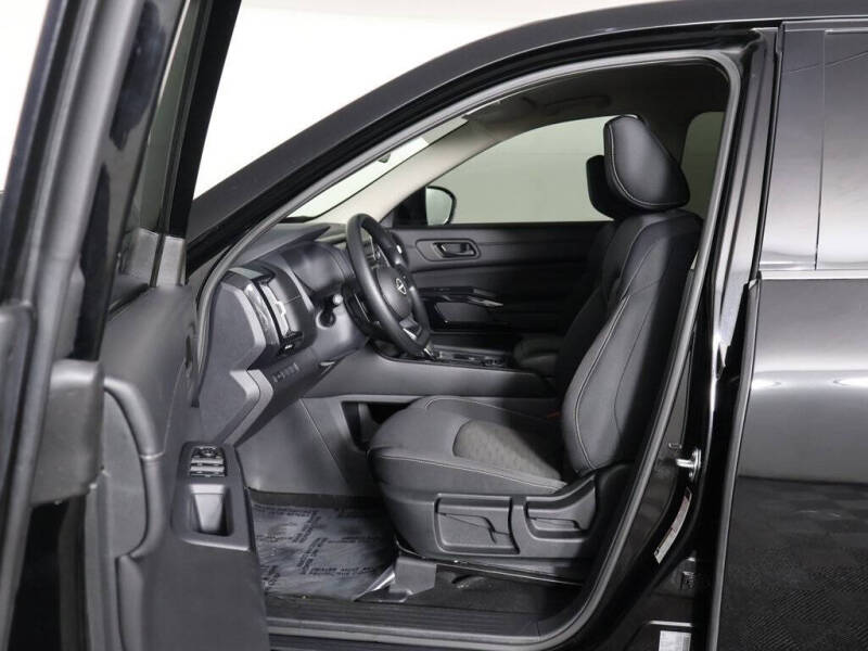 2024 Nissan Pathfinder S