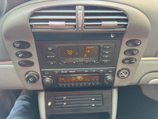 2004 Porsche 911 Carrera 4S