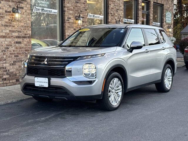 2023 Mitsubishi Outlander for sale at The King of Credit in Clifton Park NY