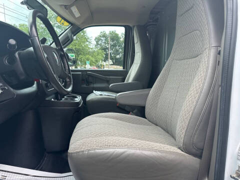 2021 GMC Savana 2500