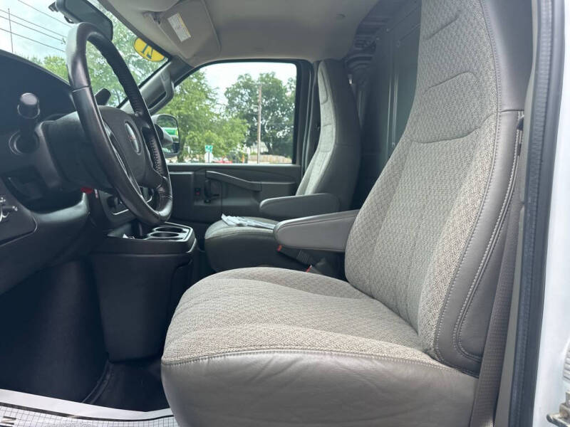 2021 GMC Savana 2500