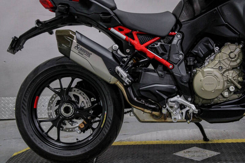 2023 Ducati Multistrada V4 Pike Peak