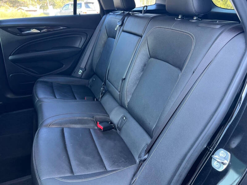 2019 Buick Regal TourX Essence