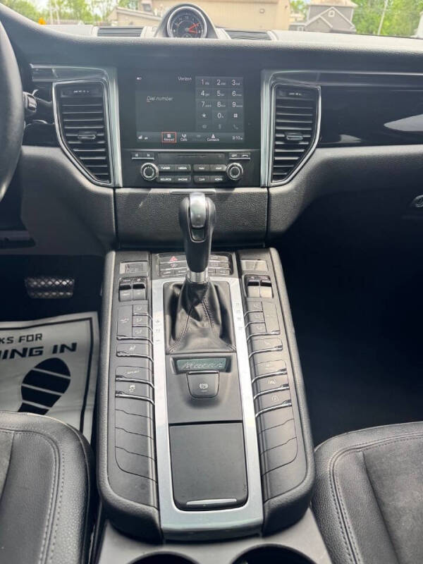 2017 Porsche Macan