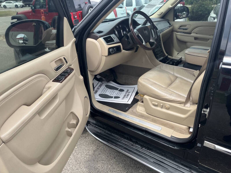 2011 Cadillac Escalade Luxury