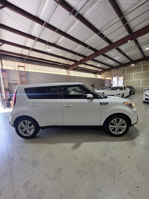 2016 Kia Soul +