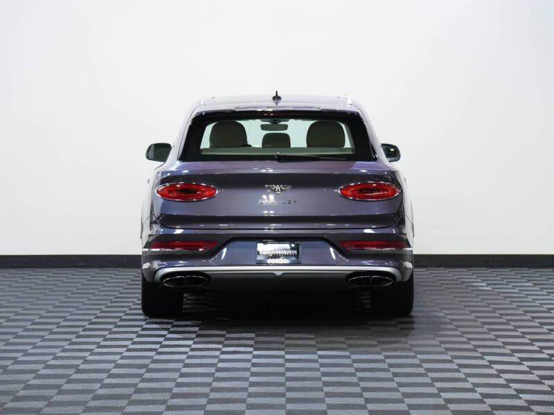 2023 Bentley Bentayga EWB