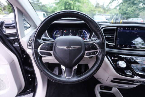 2022 Chrysler Pacifica Hybrid Touring L