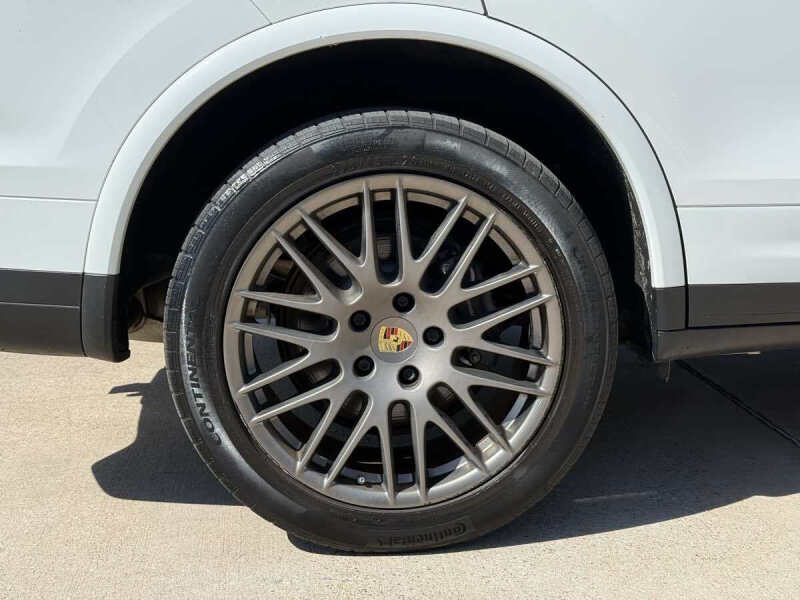 2018 Porsche Cayenne Platinum Edition