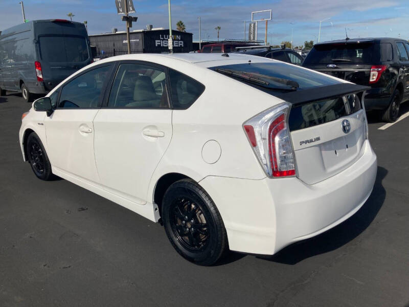 2013 Toyota Prius Two