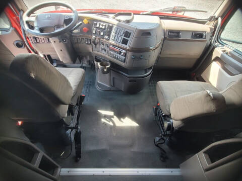 2017 Volvo VNL 780