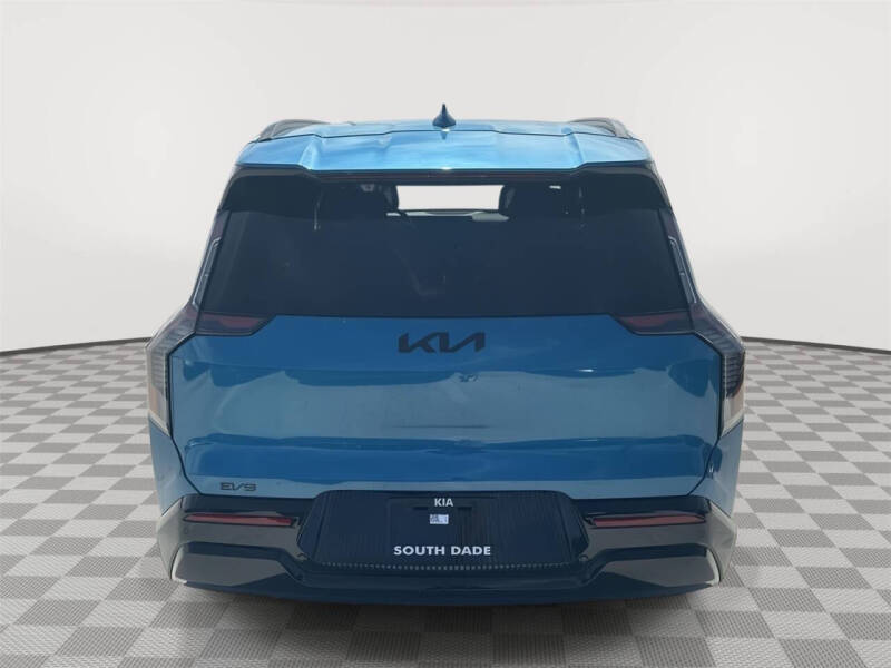 2026 Kia EV9 Land