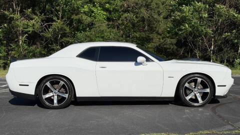 2016 Dodge Challenger R/T Shaker