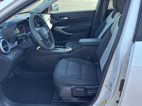 2025 Chevrolet Trax LS