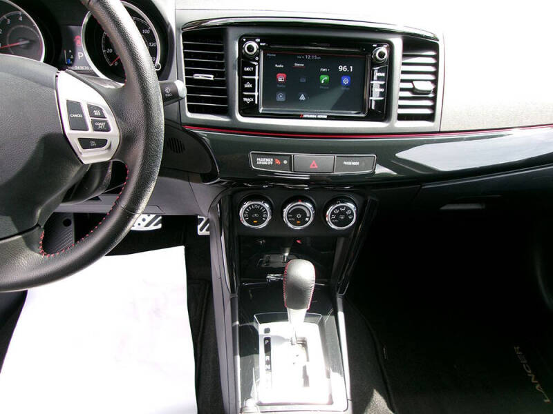 2017 Mitsubishi Lancer LE