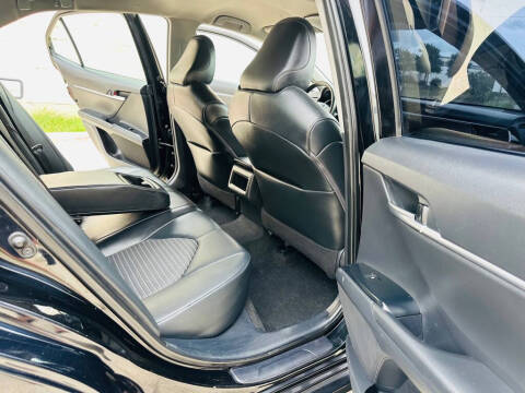 2020 Toyota Camry SE