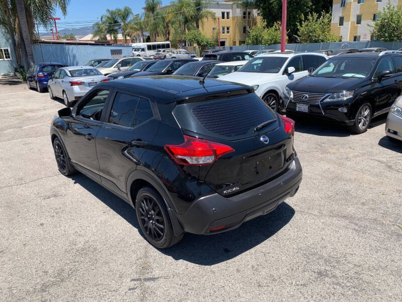 2020 Nissan Kicks S