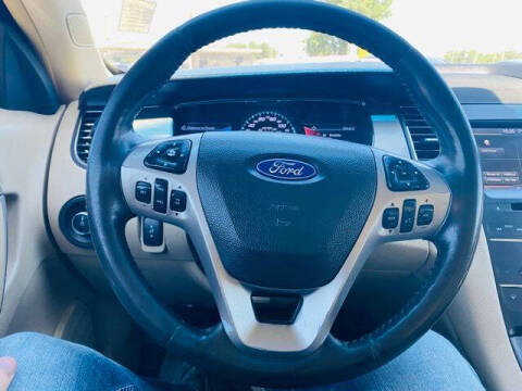 2015 Ford Taurus SEL