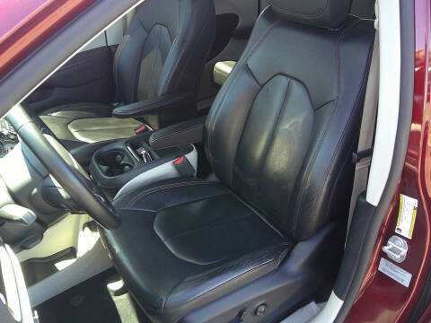 2017 Chrysler Pacifica Touring-L