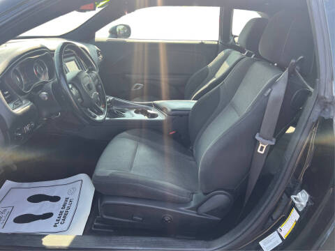 2015 Dodge Challenger SXT