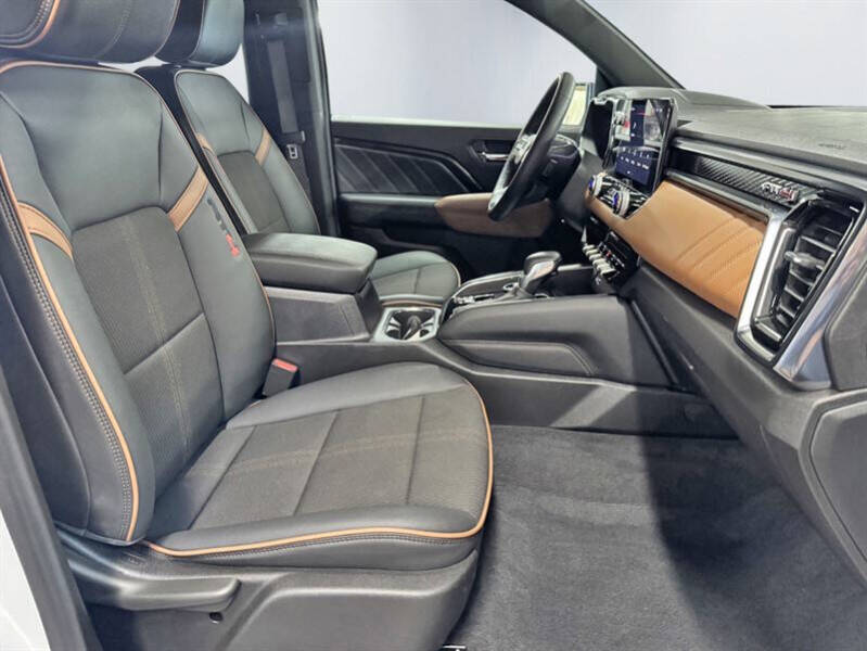 2025 GMC Canyon AT4