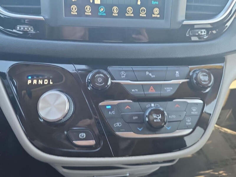 2019 Chrysler Pacifica Touring L