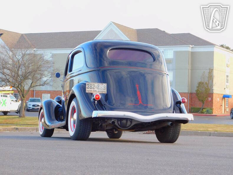 1935 Ford Tudor