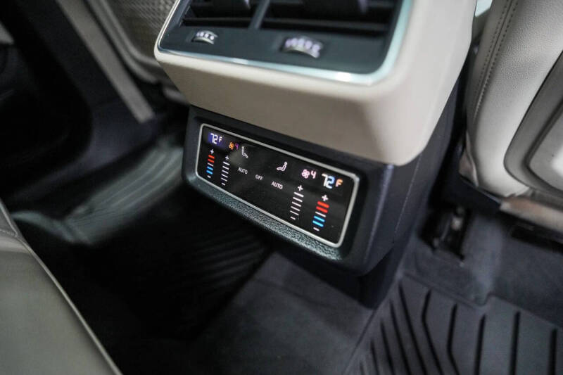 2019 Audi e-tron quattro Premium Plus