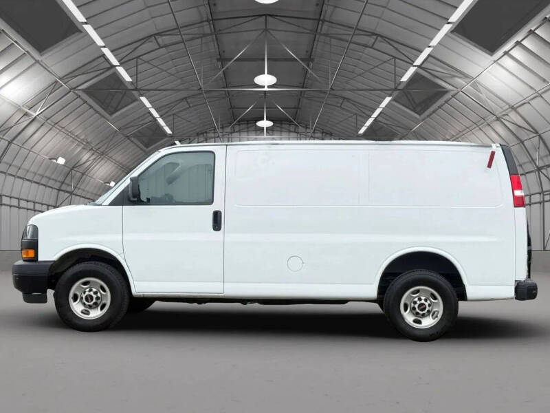 2022 GMC Savana 2500