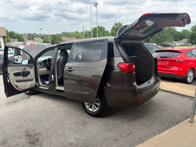 2017 Kia Sedona LX