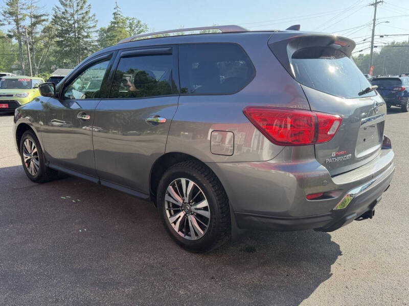 2020 Nissan Pathfinder S