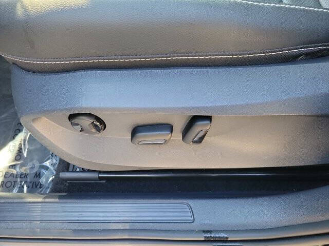 2023 Volkswagen Taos SEL 4Motion