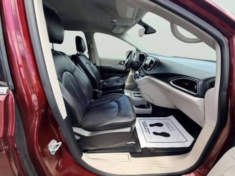 2017 Chrysler Pacifica Touring