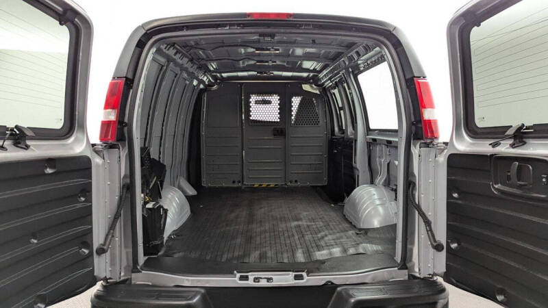 2024 Chevrolet Express 2500