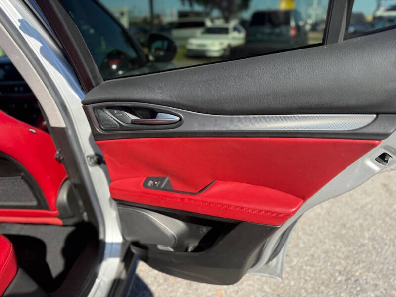 2018 Alfa Romeo Stelvio Sport