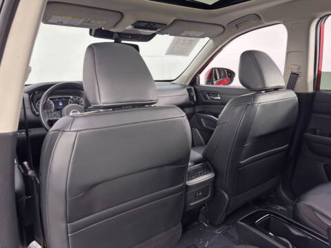 2022 Nissan Pathfinder SL